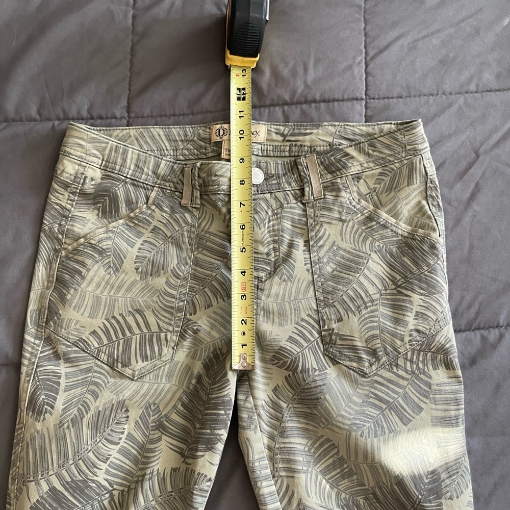 Democracy “Flex-Ellent” Cargo Crop Jeans - Picture 6 of 11